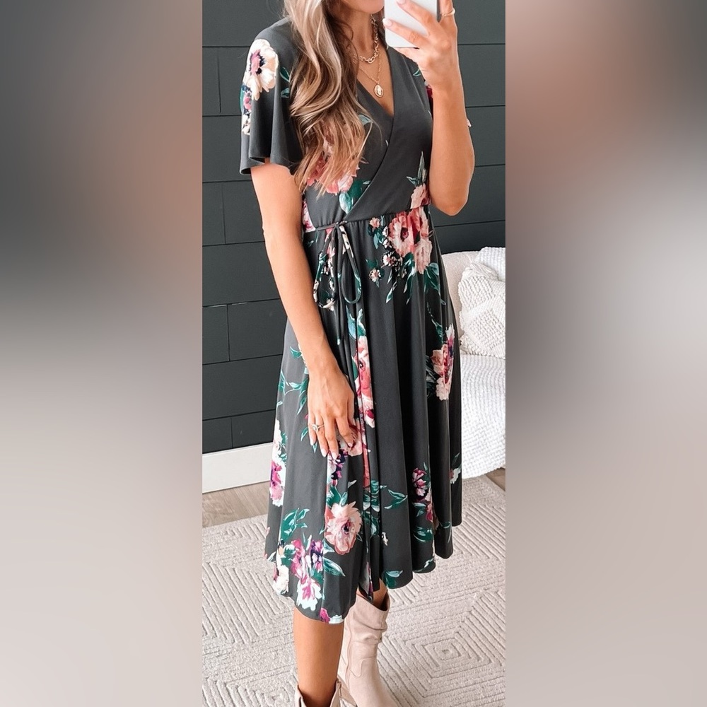 Enchanting Beauty Floral Midi Dress Large Charcoal-NWT Brand New in package